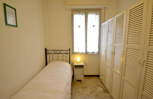 Chiesa Rossa Apartment | Milan Apartment Sleeps 4 WiFi