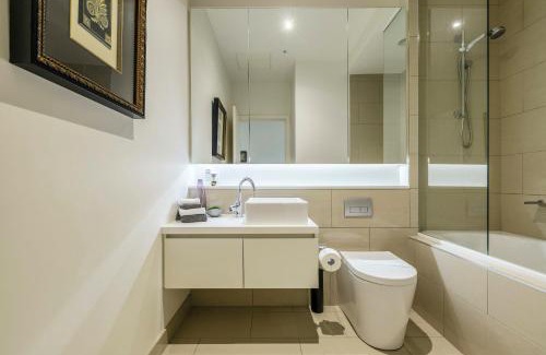 Cremorne Apartment | Milan meets New York in vibrant Richmond precinct