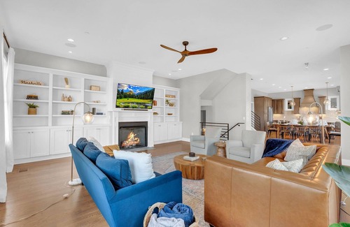Historic Edgefield Condo | Mile to Downtown! Luxury Condo with Rooftop City View. In Trendy East Nashville.