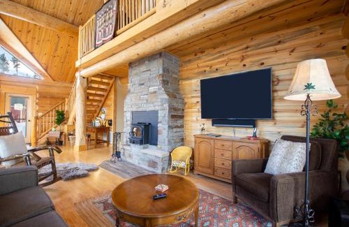 Fraser House | Miles Behind Log Cabin