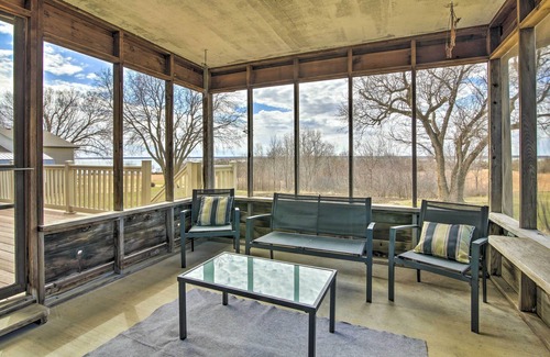 Milford Cottage | Milford Lake Vacation Rental: Walk to Beach!