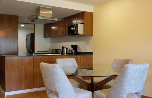 Hipodromo Apartment | Mili & Mila Condesa Apartment with Pool and Gym in Condesa