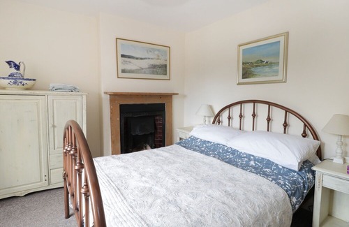 Maiden Newton House | Mill House, MAIDEN NEWTON