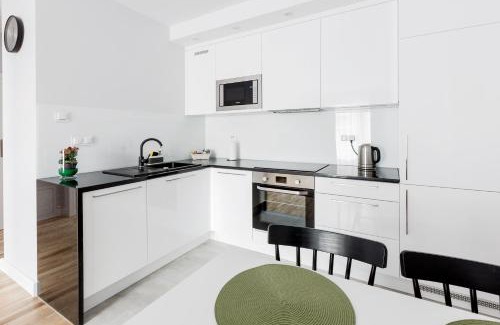 Praga Apartment | Millennium Manufaktura Blue