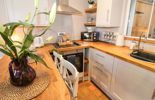 Conwy Cottage | MILLGATE HOUSE, pet friendly, character holiday cottage in Conwy