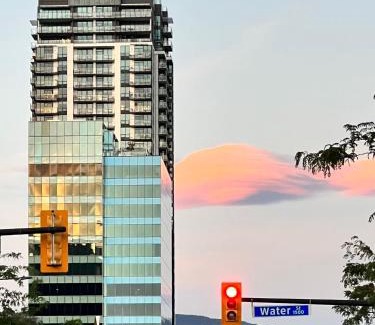 Downtown Kelowna House | Million-Dollar View 1 bed 1 private bath with access to 34th floor Rooftop and infinite pool in Downtown Kelowna