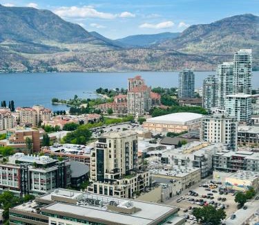 Downtown Kelowna House | Million-Dollar View 1 bed 1 private bath with access to 34th floor Rooftop and infinite pool in Downtown Kelowna