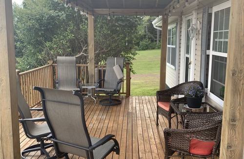 New London Cottage | Million Dollar View - Stanley View Cottage - Relax and Enjoy