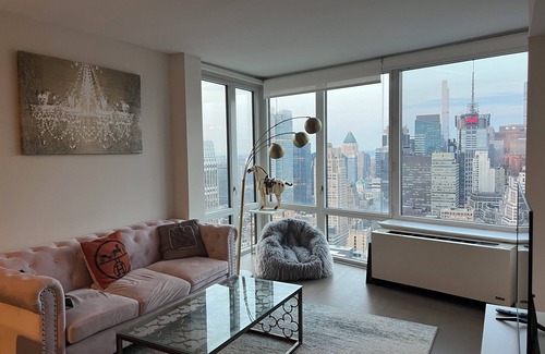 Midtown Apartment | Million dollar view spacious 1bed in prized location. Floor to ceiling windows.