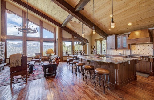 Baldy Mountain Cabin | Million Dollar Views await