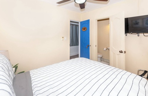 Antoneys Cay Hotel | Million Dollar view/West End/Balcony - Ocean View