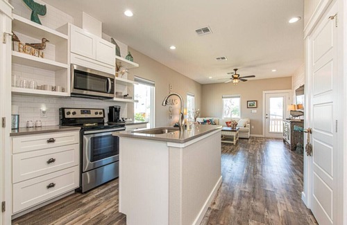Port Aransas Apartment | Mills Fishing Cabin with Coastal Vibes