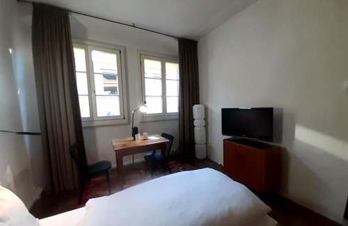 Old Town Apartment | Mimosa Goldenstern Residence