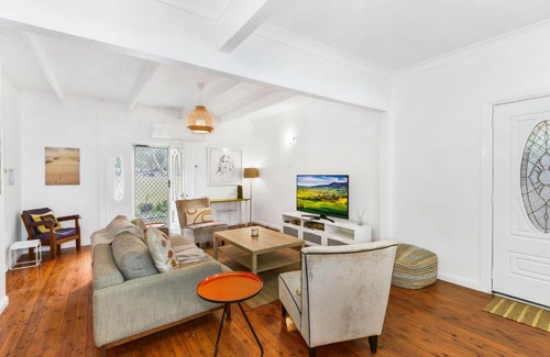 Budgewoi House | Mimosa Sands