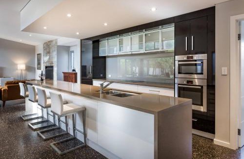 Quindalup House | Mimosa - Stylish Beachside Retreat in Dunsborough