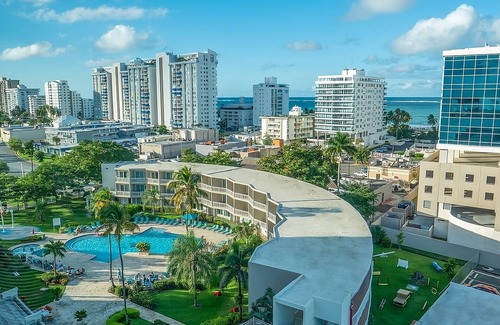 Isla Verde House | Min to The Beach! Near Contemporary Art Museum, Pool, Jet Skiing