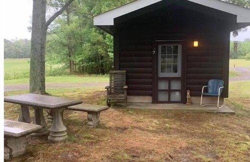 Allen Cabin | Mini Cabin 7 Near Ocean City & Assateague On catch and release fishing lake