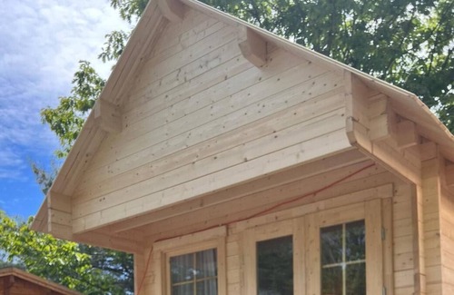 Seguin Cabin | Mini Home on the Lake