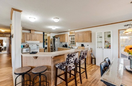 Montrose House | Mini Ranch: hiking, Black Canyon, views, fishing, privacy