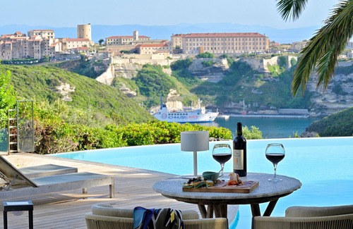 Bonifacio Villa | Mini villa F2 sea view, citadel of Bonifacio and Sardinia (8)