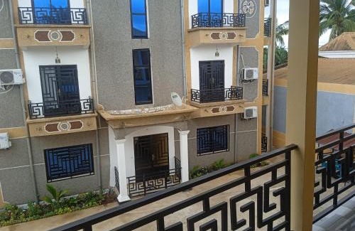 Yaounde Apartment | MiniGolf, MeteoMode & B2B RESIDENCE Ekoumdoum - DAHARA APPARTS