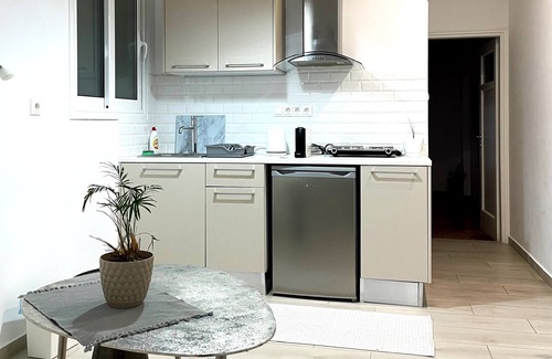 Mousio Apartment | Minimal and bright apt in Exarchia