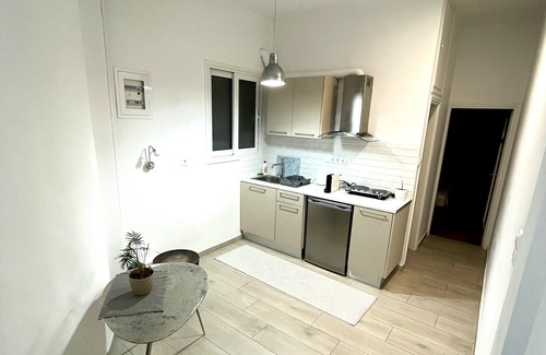 Mousio Apartment | Minimal and bright apt in Exarchia