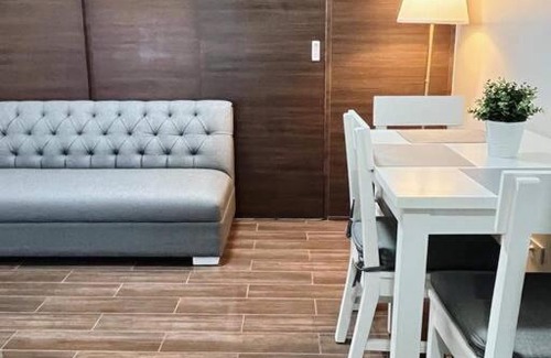 San Antonio Apartment | Minimalist 1 BR in Makati w/ Fast Wifi & Netflix