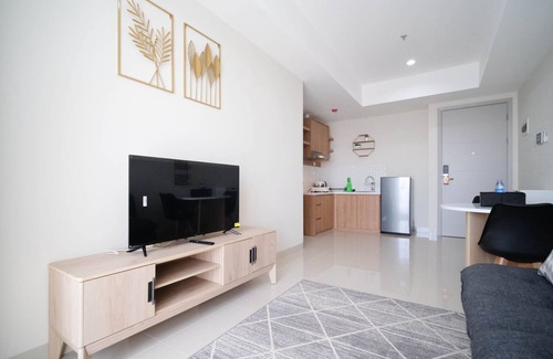 Surabaya Apartment | Minimalist With Beautiful View 2Br At Grand Sungkono Lagoon Apartment