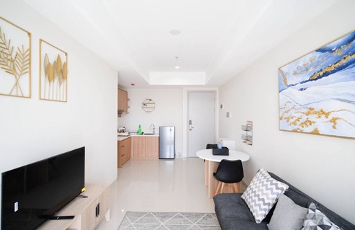 Surabaya Apartment | Minimalist With Beautiful View 2Br At Grand Sungkono Lagoon Apartment