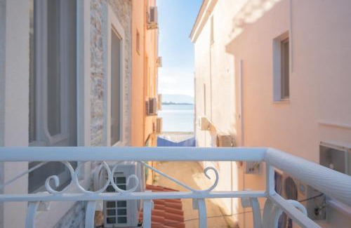 Foca House | MINIQ HOMES 101 - Near Sea Foça Center 2BR Historic Stone House