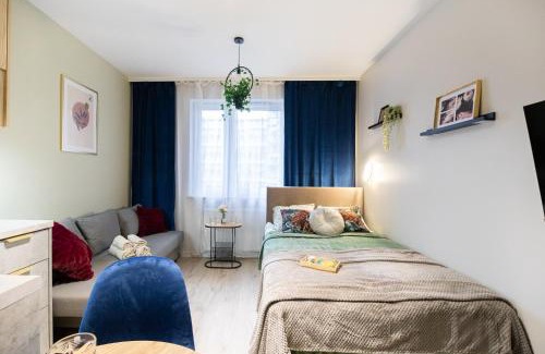Ursus Apartment | miniStudios Habicha by VAYA STAYS