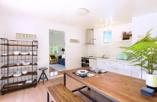 Hyams Beach Cottage | Minke Historic Whalers Cottage at Hyams Beach - The Whitest sand in the World!