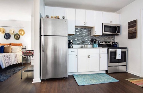 Melrose Apartment | Mins to Downtown Nashville ️Dog Friendly