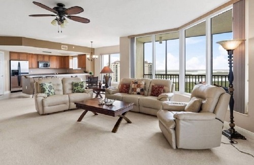 Hammock Bay Condo | Minutes from Marco Island beaches. Large Luxury condo great price point!