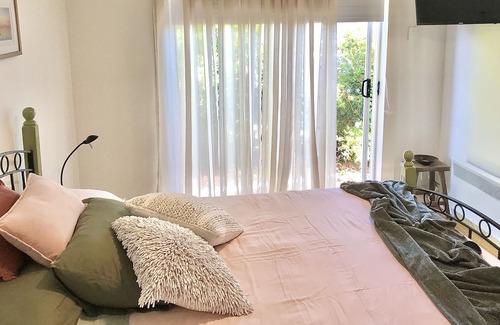 Devonport Bed & Breakfast | Minutes From the Spirit of Tasmania - the perfect start to your Tassie break
