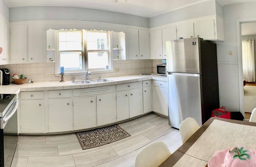 Niagara Falls Apartment | Minutes to all the Adventure! Little Italy 2BR Niagara Wonder"Falls" ❤💦