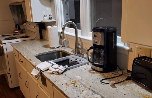 Niagara Falls Apartment | Minutes to Niagara Falls - 1BR minutes to Adventures! Great, Clean Location!❤💦