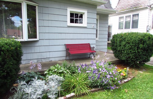 Niagara Falls House | Minutes to Niagara Falls State Park