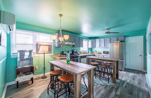 Rehoboth Beach Hotel | Minutes to Rehoboth Boardwalk | Free Daily Breakfast & Private Parking