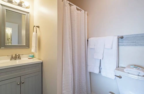 Rehoboth Beach Hotel | Minutes to Rehoboth Boardwalk | Free Daily Breakfast & Private Parking