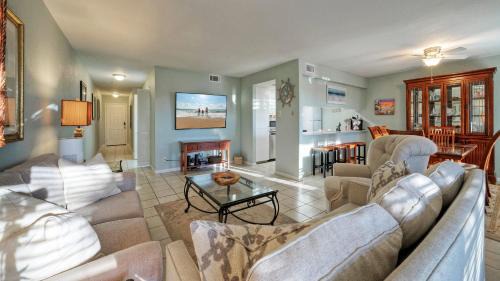 Corpus Christi House | Minutes to the Beach Pool Balcony w Nature Views Compass 17 by AvantStay