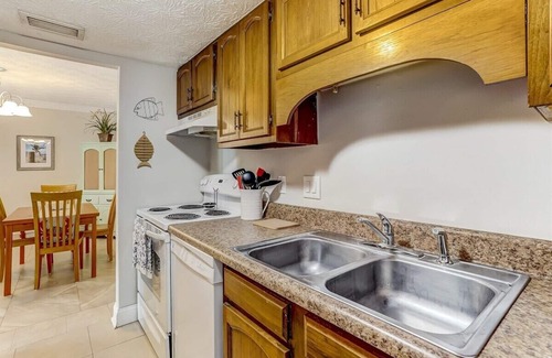 Fernandina Beach Condo | Minutes to the Beach: Pool and Tennis