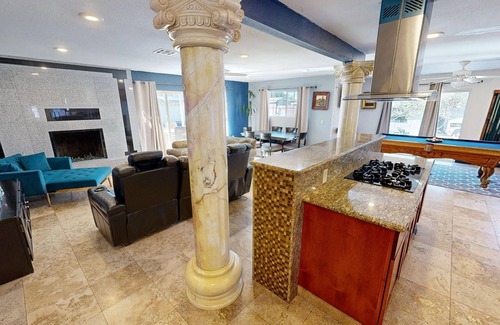 Glen Heather Estates House | Minutes to Vegas Strip I Spacious I SPA