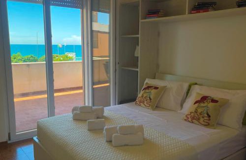 Lavinio Lido di Enea Apartment | MIRA IL MARE Seaview Apartment - Sunset Lovers' Spot - 50m from the Beach LAVINIO MARE