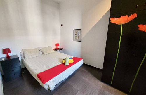El Clot Apartment | MIRABARNA Atico 1 - near Sagrada Familia - Private / Professional Cleaning /WiFi