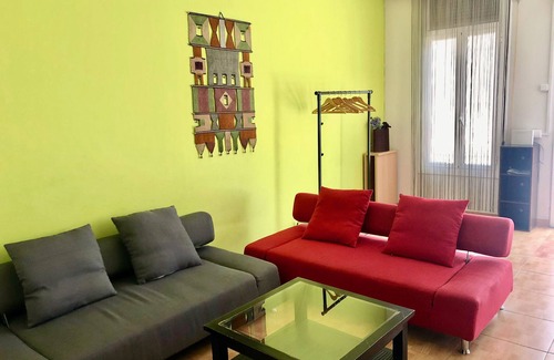 El Clot Apartment | MIRABARNA Patio 2 - near Sagrada Familia - Private / Professional Cleaning /WiFi