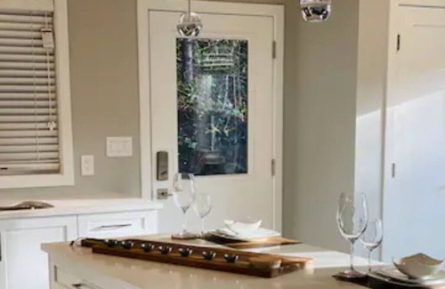 Youbou House | Miracle way lake retreat