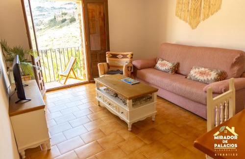 Albarracin Apartment | Mirador de Palacios- céntrico con vistas y parking cerca