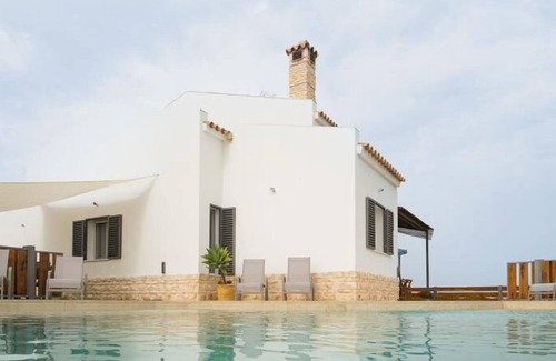 Trebujena House | Mirador del Guadalquivir ALZACOLA ROJIZO rojSwimming pool Country House